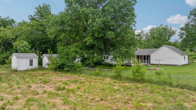 915 N Boudinot Ave, Dewey, OK 74029 - view of yard