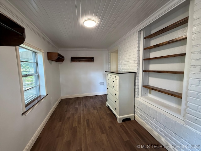 2109 Delaware St, Muskogee, OK 74403 - spacious closet with dark wood-style floors