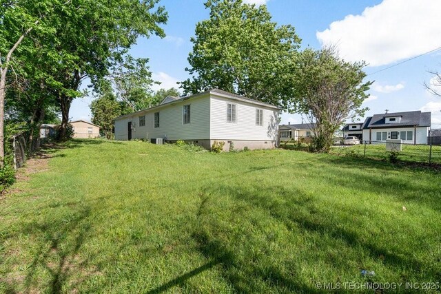 6210 E 17th St, Tulsa, OK 74112 - view of yard