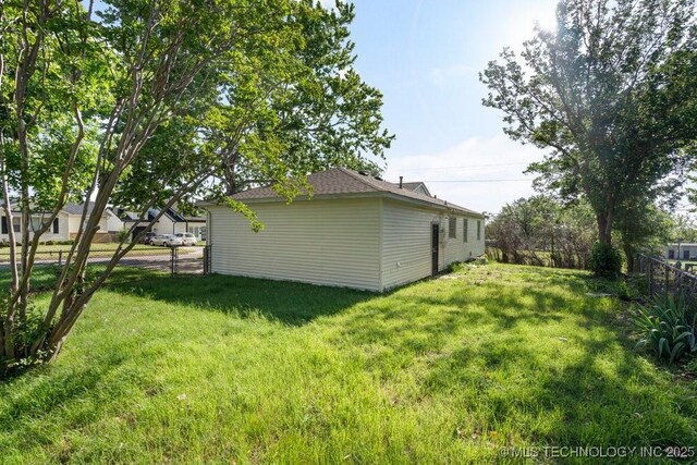 6210 E 17th St, Tulsa, OK 74112 - view of yard