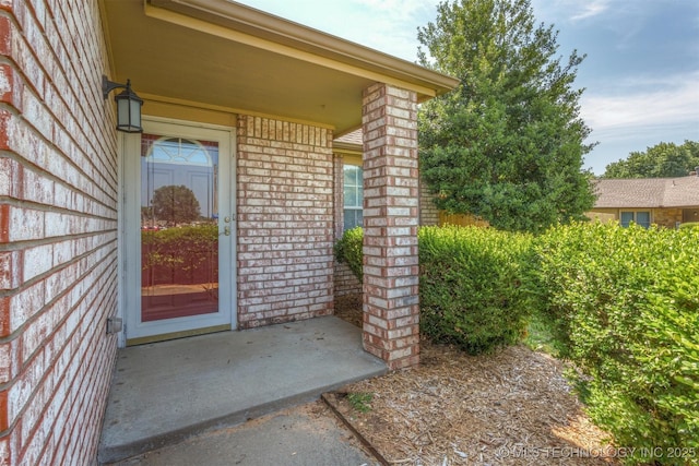 3713 S Poplar Ave, Broken Arrow, OK 74011 - property entrance featuring brick siding