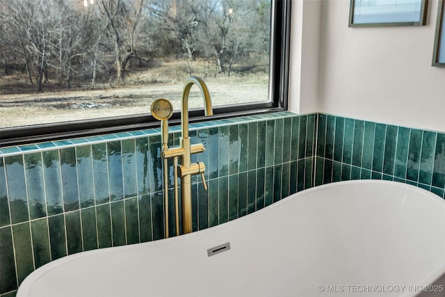 35795 E 231st St S, Porter, OK 74454 - detailed view of a freestanding tub and a sink