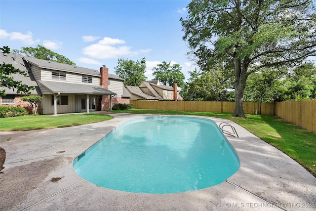 6722 S 72nd E Ave, Tulsa, OK 74133 - view of swimming pool with a patio area