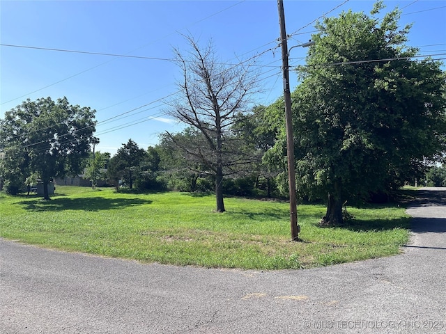 815 S Cherokee St, Locust Grove, OK 74352 - photo 1