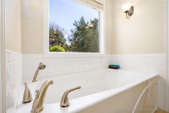 3127 Pleasant Hill Rd, Caddo, OK 74729 - bathroom featuring a bath