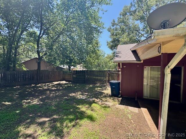 1822 N Xenophon Ave, Tulsa, OK 74127 - view of yard