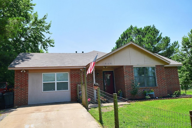 18185 Hilltop Cir, Tahlequah, OK 74464 - view of front of property featuring brick siding, a front yard, and a porch