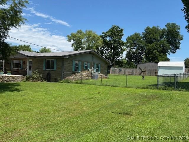 902 NE Rushwood Dr, Stigler, OK 74462 - view of yard