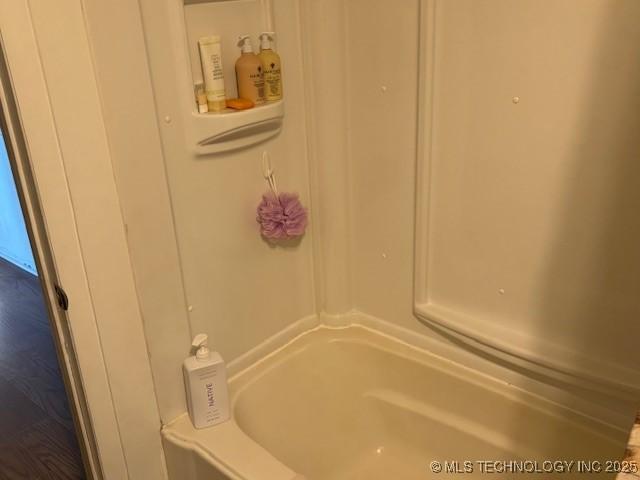 902 NE Rushwood Dr, Stigler, OK 74462 - view of bathroom