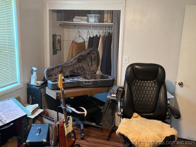 902 NE Rushwood Dr, Stigler, OK 74462 - home office with wood finished floors