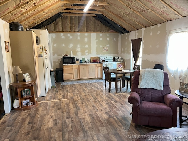 183006 N 4170th Rd, Moyers, OK 74557 - living area featuring vaulted ceiling and wood finished floors