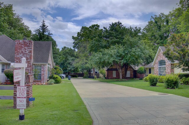 5512 S Columbia Ct, Tulsa, OK 74105 - view of concrete road