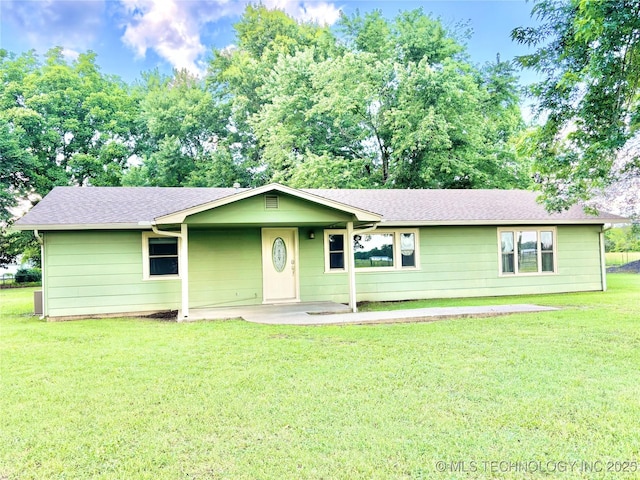 106 E Elk Rd, Whitefield, OK 74472 - single story home featuring a front yard and a shingled roof
