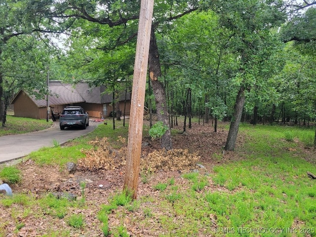 1296 Robin Hood Rd, Eufaula, OK 74432 - view of yard with driveway