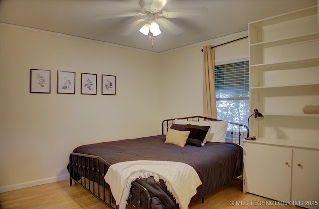 2328 S Delaware Ct, Tulsa, OK 74114 - bedroom featuring light wood-style flooring, a ceiling fan, and crown molding