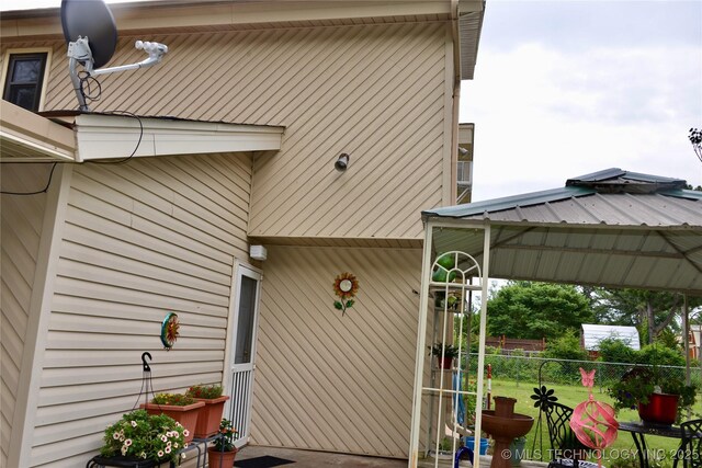 1409 N 5th St, Henryetta, OK 74437