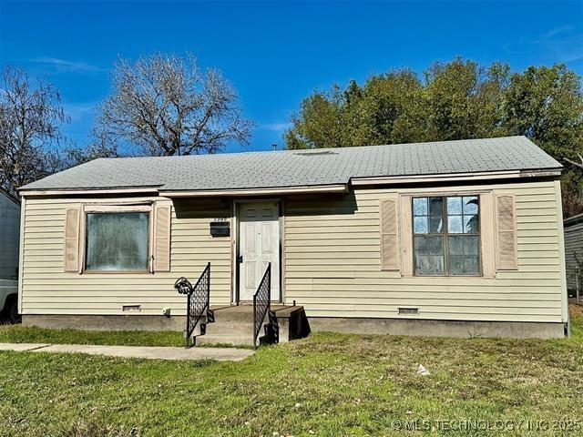 1305 7th Ave NW, Ardmore, OK 73401 - view of front of property with a front yard