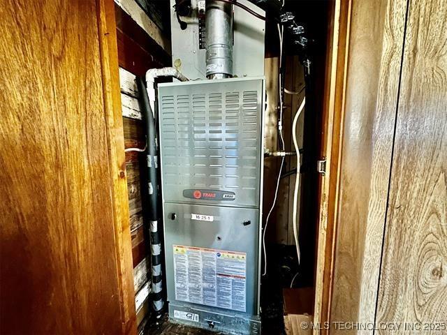 1305 7th Ave NW, Ardmore, OK 73401 - utilities with heating unit