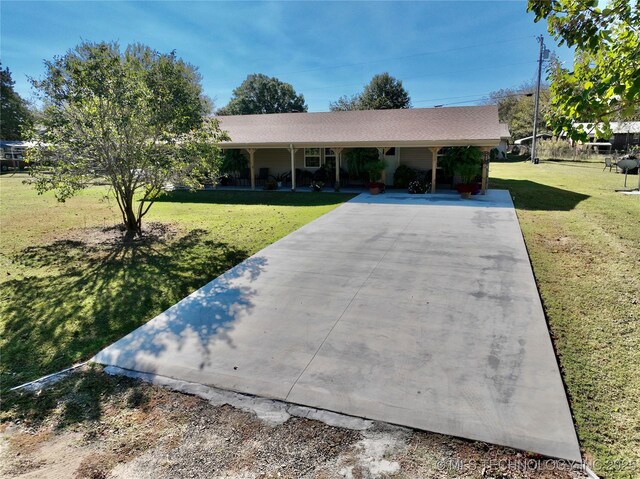 419124 E 1144th Rd, Checotah, OK 74426 - single story home with a front lawn and a porch
