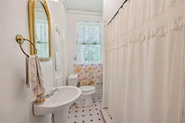 415 S 13th St, Muskogee, OK 74401 - full bathroom featuring toilet