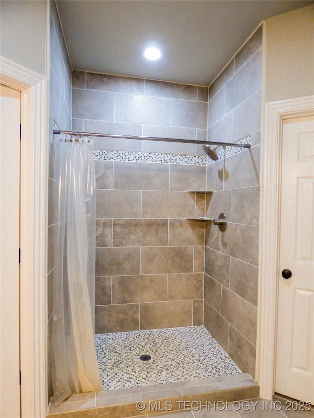 414467 E 1090th Rd, Checotah, OK 74426 - bathroom with a tile shower and recessed lighting