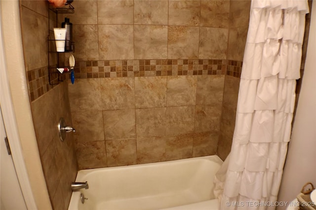 330 Kiamichi, Eufaula, OK 74432 - full bath with shower / tub combo