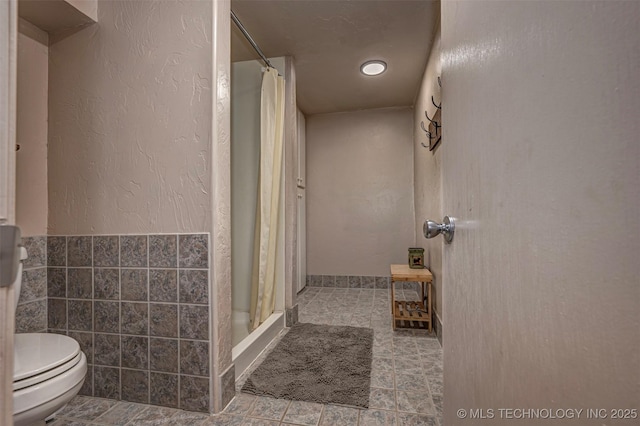 2676 Masters, Sulphur, OK 73086 - bathroom with a shower with shower curtain and toilet