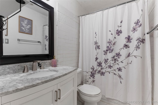 4504 S Cedar Ave, Broken Arrow, OK 74011 - full bath with vanity and curtained shower