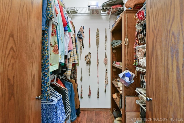 1900 10th Ave NW, Ardmore, OK 73401 - spacious closet with wood finished floors