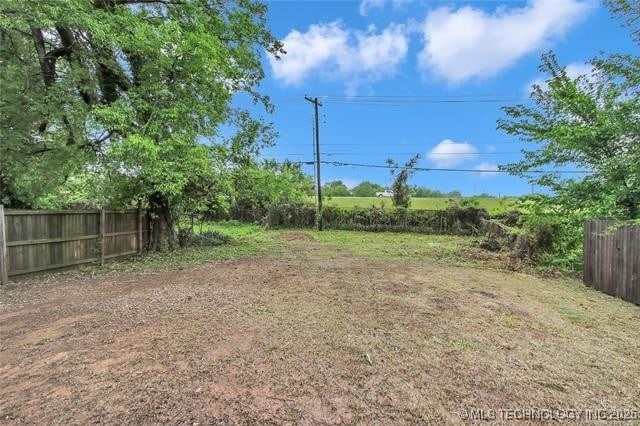 1332 N Denver Ave, Tulsa, OK 74106 - view of fenced backyard