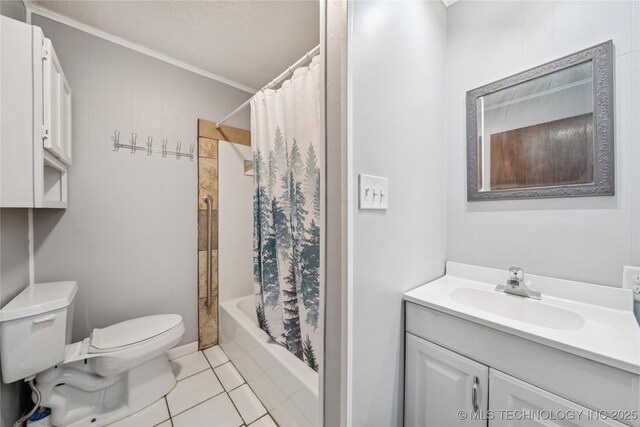9025 N 156th Rd, Beggs, OK 74421 - bathroom with vanity, shower / tub combo with curtain, crown molding, and tile patterned flooring