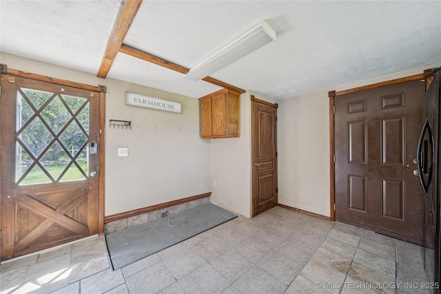9025 N 156th Rd, Beggs, OK 74421 - foyer entrance with baseboards