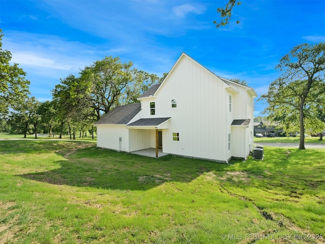 2 Valley View Dr, Burneyville, OK 73430 - view of side of property featuring a lawn and a shingled roof