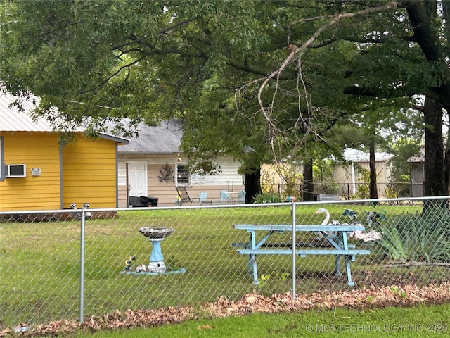 1315 W 5th St, Okmulgee, OK 74447 - view of yard