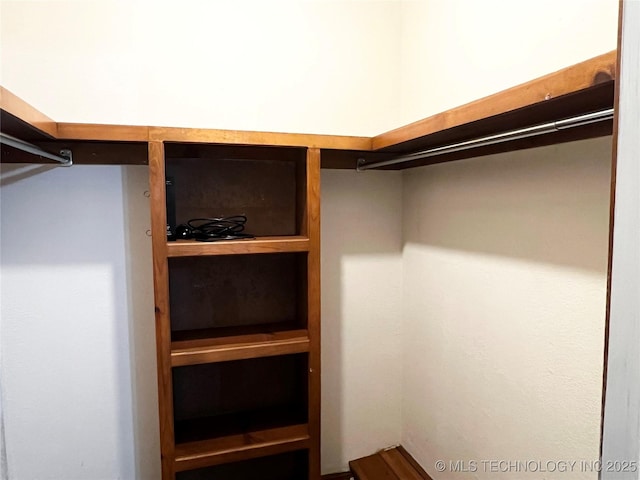 619 W 4th St, Skiatook, OK 74070 - view of walk in closet
