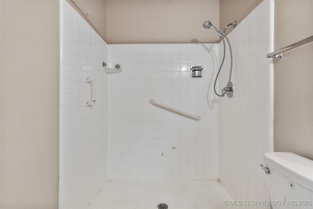 816 N Birch St, Jenks, OK 74037 - bathroom with toilet and a tile shower