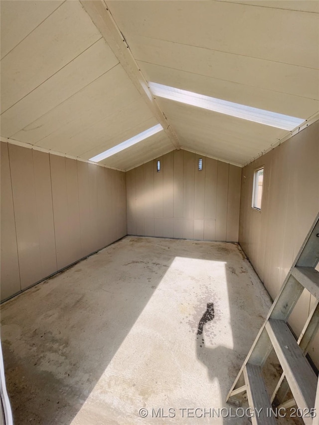 102 Northridge, Durant, OK 74701 - additional living space featuring vaulted ceiling