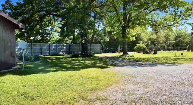 8201 State Highway 20, Eucha, OK 74342 - view of yard