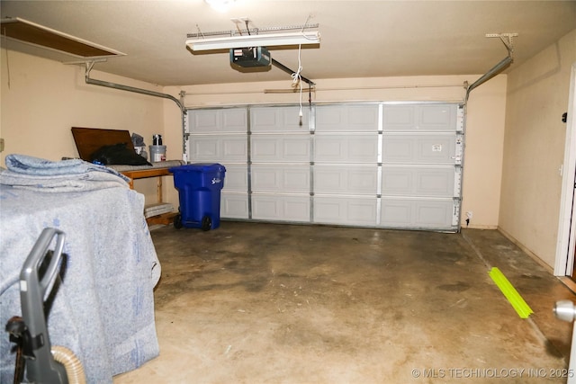 614 S Seminole St, Skiatook, OK 74070 - garage with a garage door opener