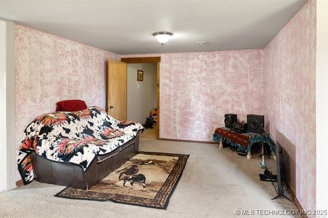 882 Stephens Rd, Eufaula, OK 74432 - bedroom with carpet and wallpapered walls
