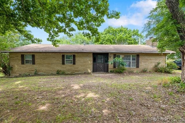 528 Stephens Rd, Eufaula, OK 74432 - ranch-style home with a chimney