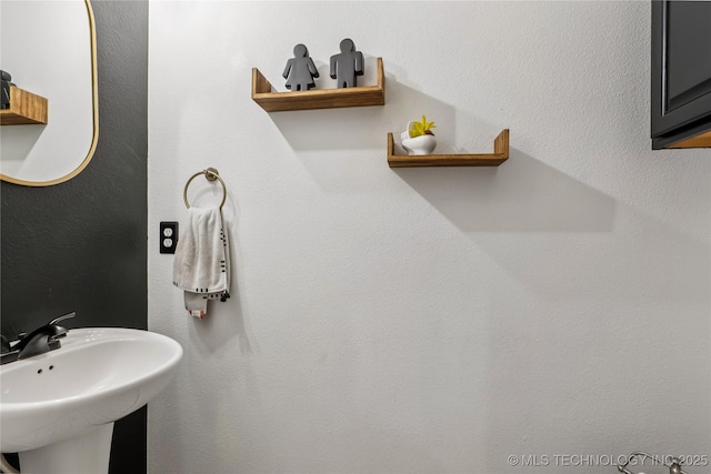 4661 E 148th St S, Bixby, OK 74008 - bathroom featuring a sink