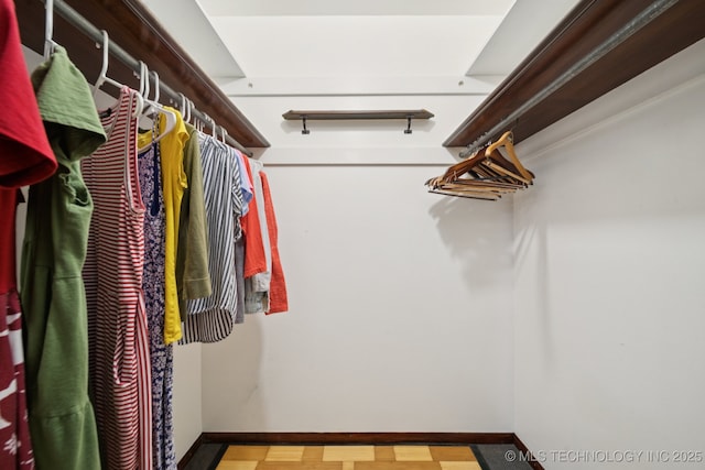 6922 E 16th St, Tulsa, OK 74112 - view of spacious closet