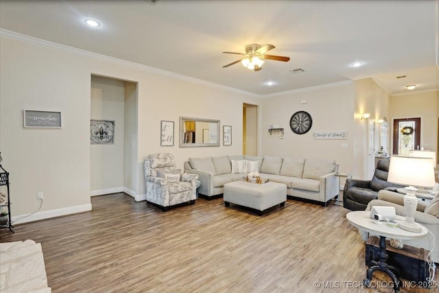 129 Highland Dr, Durant, OK 74701 - living area featuring wood finished floors, a ceiling fan, ornamental molding, and recessed lighting