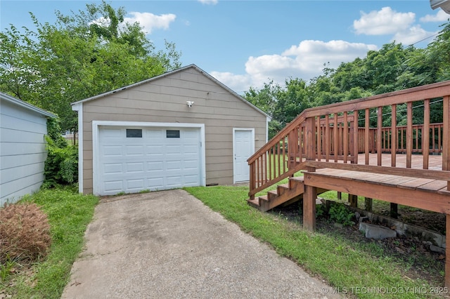 1013 N Main St, Sand Springs, OK 74063 - detached garage featuring concrete driveway
