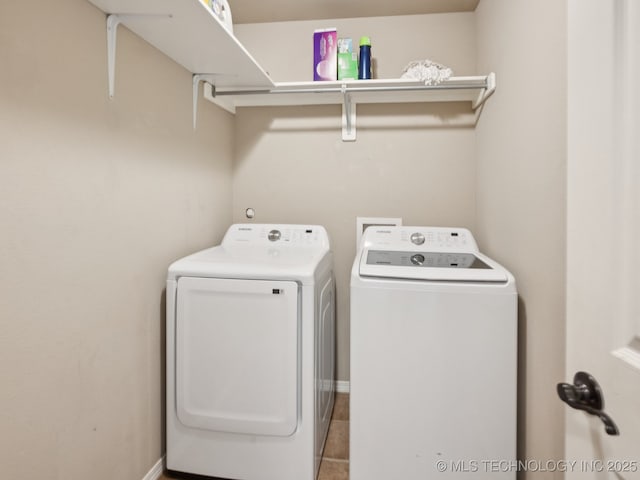 8661 S 264th E Ave, Broken Arrow, OK 74014 - washroom featuring independent washer and dryer