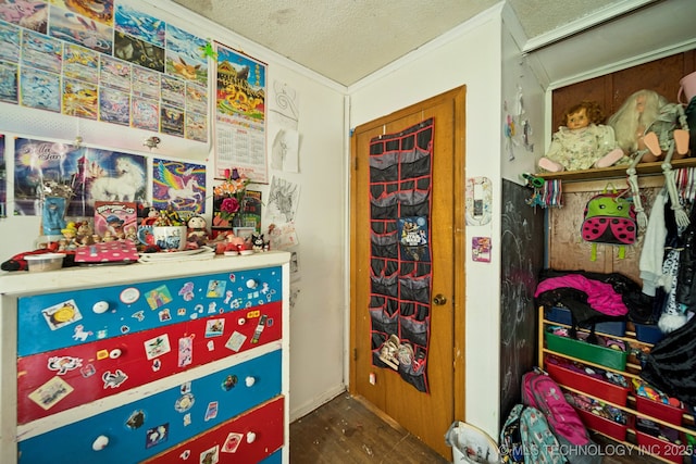 1012 N Irvington St, Tulsa, OK 74115 - interior space with wood finished floors, a textured ceiling, and crown molding