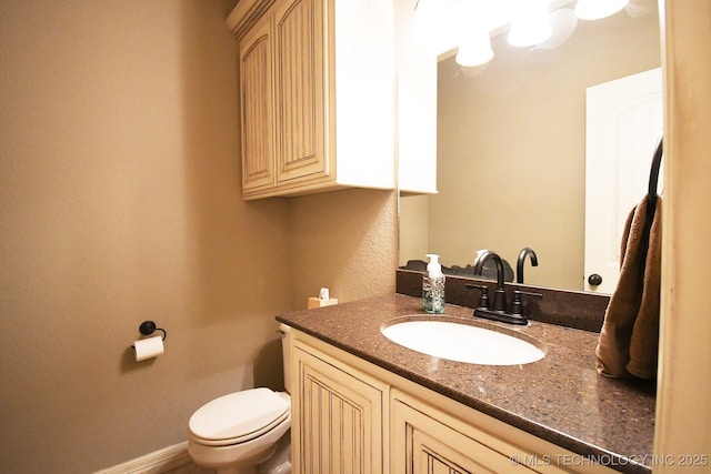2463 S Park Hl, Tahlequah, OK 74464 - half bathroom featuring toilet and vanity