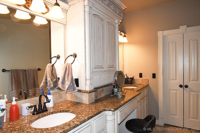 2463 S Park Hl, Tahlequah, OK 74464 - bathroom featuring double vanity
