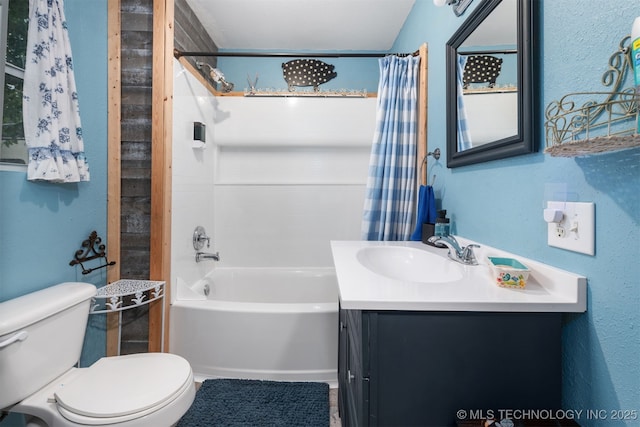 6607 Old Taft Rd, Muskogee, OK 74401 - bathroom with vanity and shower / bath combination with curtain